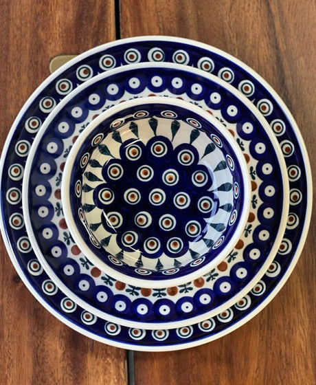 Plate, Round, Dinner, 10" in "Peacock Dot" by Manufaktura | T132U-54K