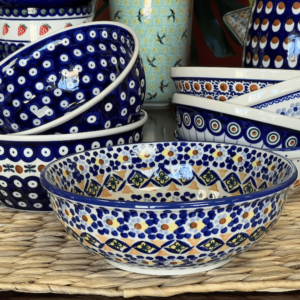 Bowl, Round, 8.5" in "Kaleidoscope" by Manufaktura | M135U-ASR