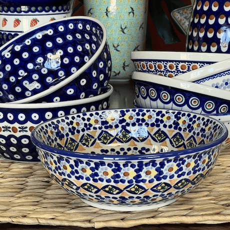 Bowl, Round, 8.5" in "Kaleidoscope" by Manufaktura | M135U-ASR