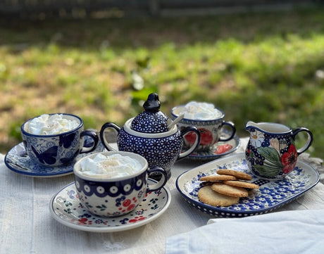 Creamer, The Cream of Creamers-"Basia", 6.5 oz in "Poppies & Posies" by Manufaktura | D019S-IM02