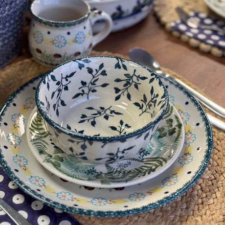 Plate, Round, Dinner, 10" in "Lady Bugs" by Manufaktura | T132T-IF45