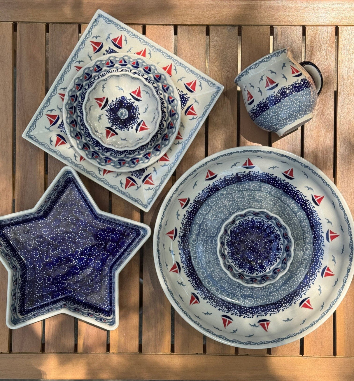Bowl, Round, Shallow, Salad, 11.75" in "Smooth Seas" by Manufaktura | M173T-DPML