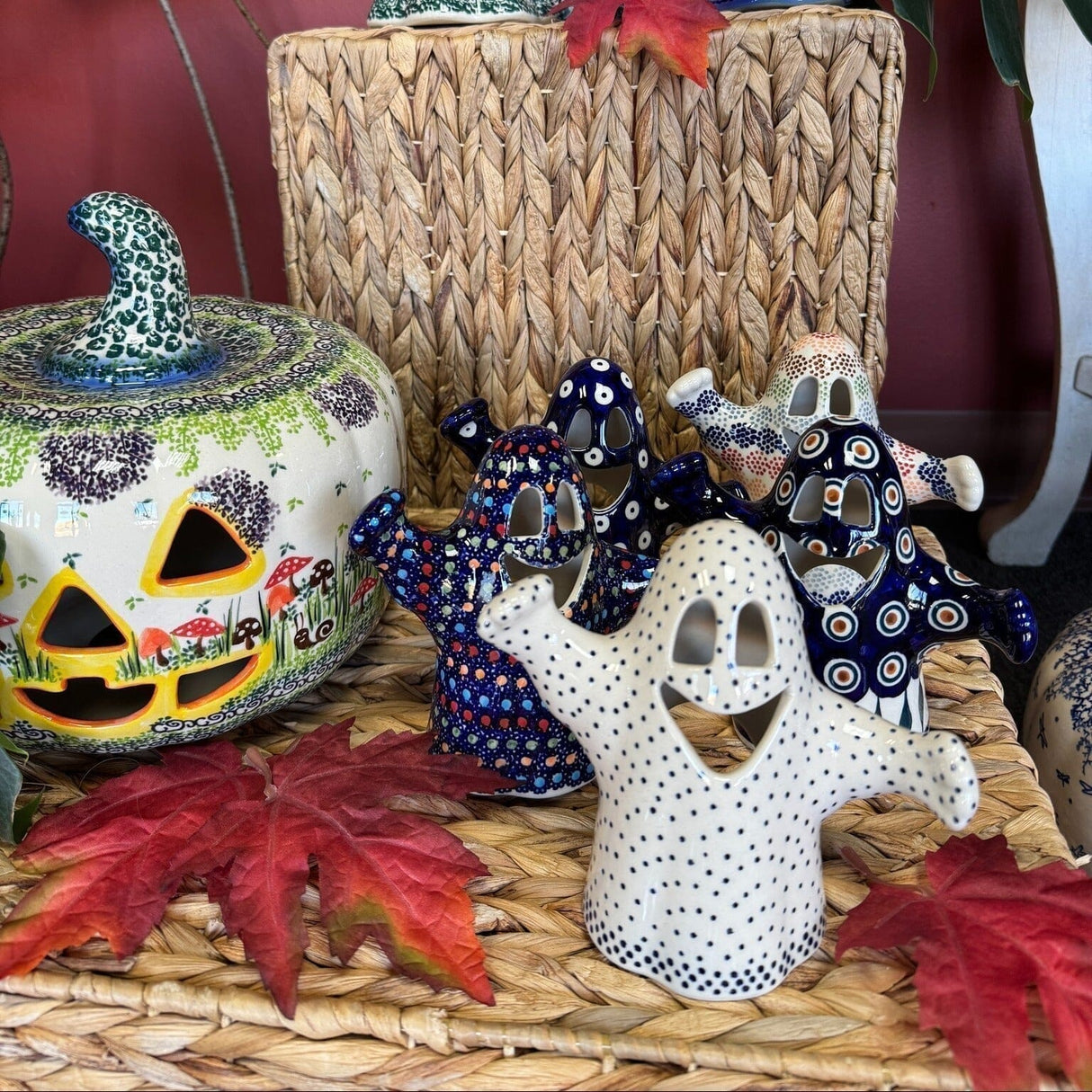 Luminary, Ghost, 5.25" in "Poppy Garden" by Manufaktura | L039T-EJ01