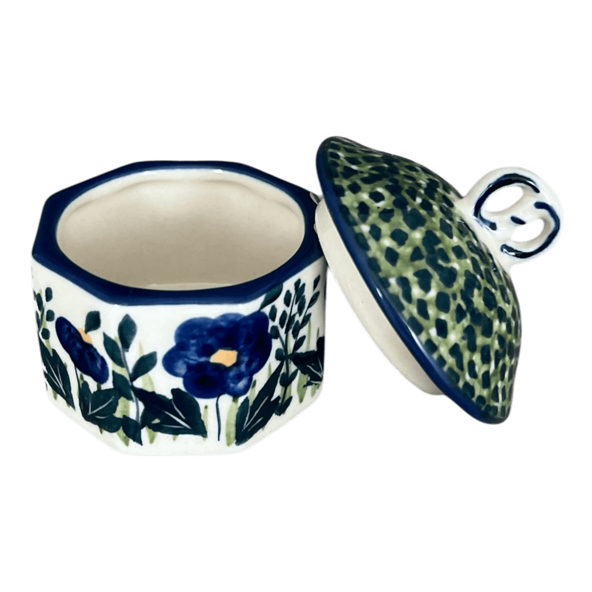 Box, Mini Pretzel, 2.75" in "Bouncing Blue Blossoms" by Manufaktura | P106U-IM03