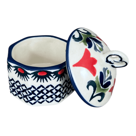 Box, Mini Pretzel, 2.75" in "Scandinavian Scarlet" by Manufaktura | P106U-P295