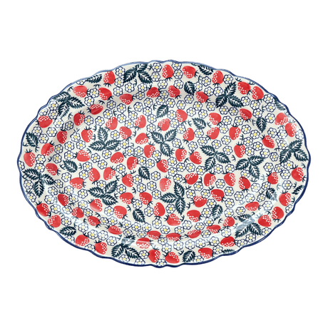 Platter, Oval, Scalloped, 16.75" x 12.25" Large in "Strawberry Fields" by Manufaktura | P165U-AS59