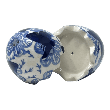 Salt & Pepper, Egg, 3" in "Blue Butterfly" by Manufaktura | S115U-AS58