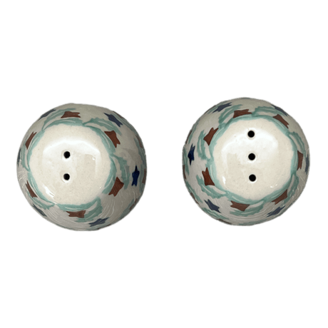 Salt & Pepper, Egg-Shaped, 2" in "Starry Wreath" by Manufaktura | S118T-PZG