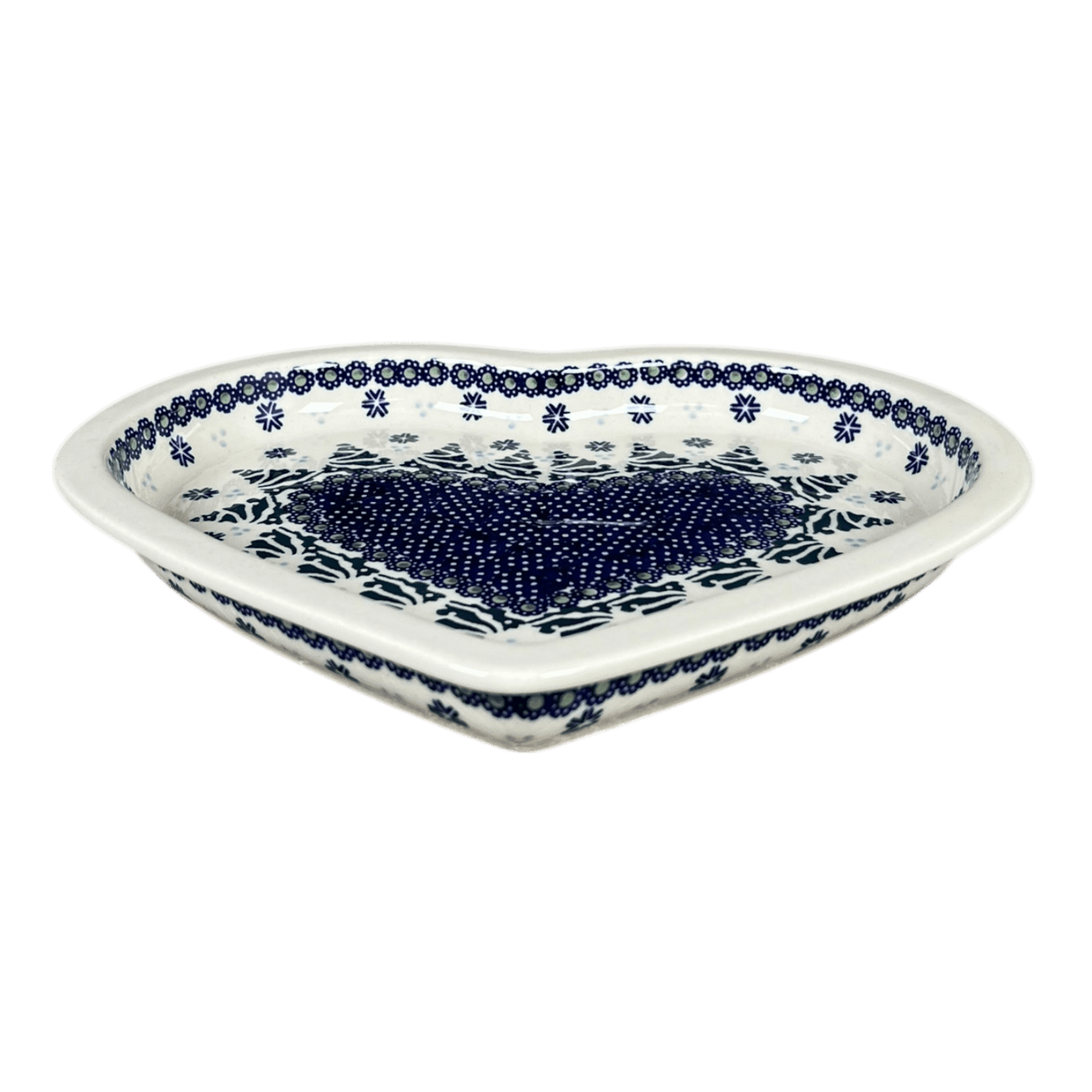 Plate, Heart-Shaped, 10.25" in "Snowy Pines" by Manufaktura | T118T-U22