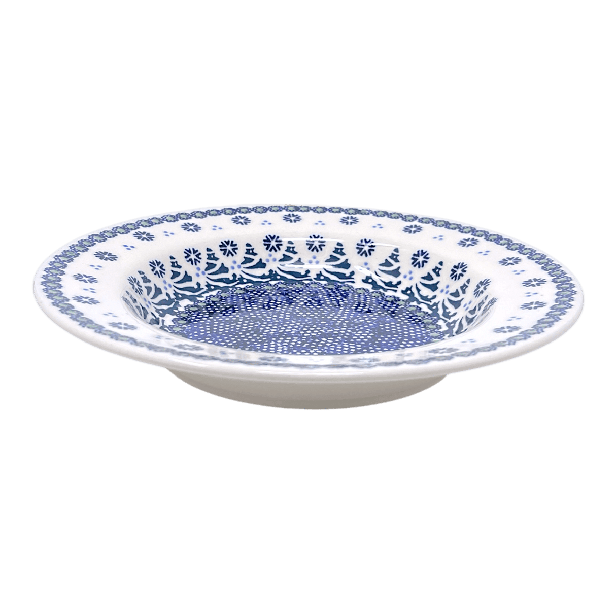 Plate, Round, Soup Plate, 9.25" in "Snowy Pines" by Manufaktura | T133T-U22