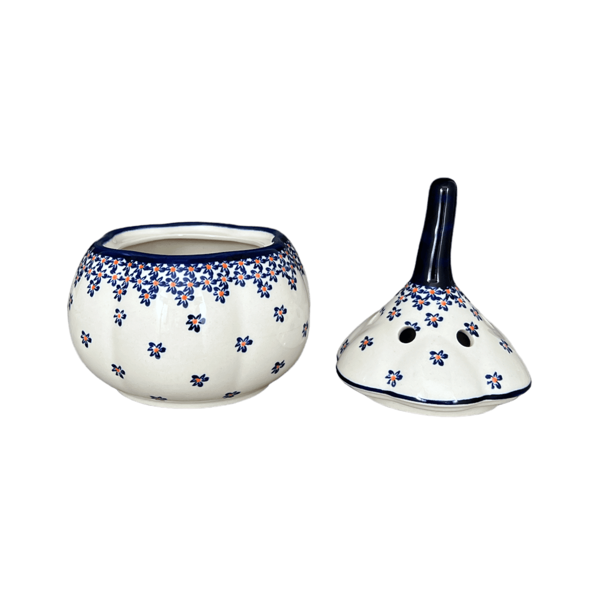 Garlic Keeper, 8.5" Large in "Falling Blue Daisies" by Zaklady | Y1835-A882A