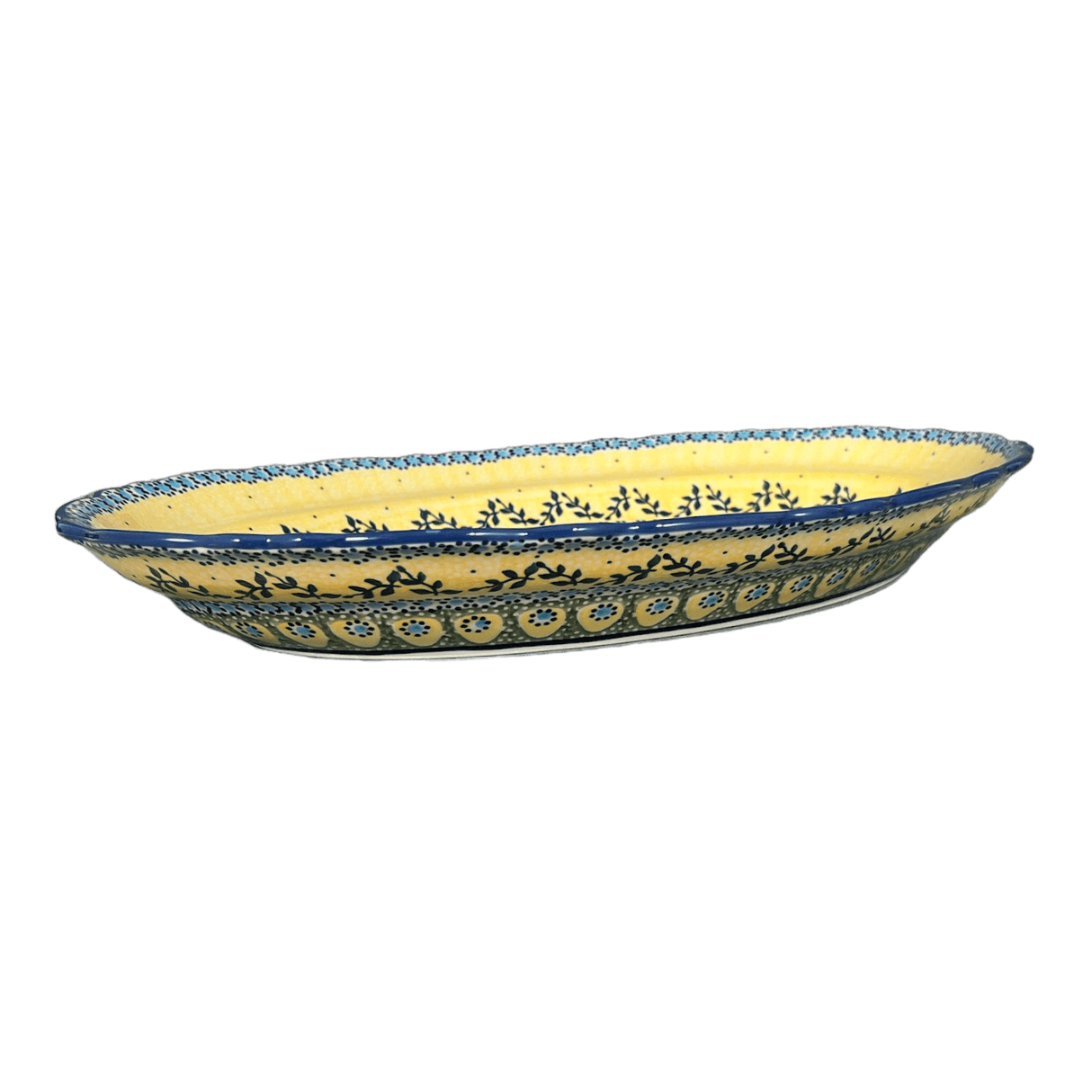 Platter, Oval, Scalloped, 16.75" x 12.25" Large in "Sunnyside Up" by Manufaktura | P165S-GAJ