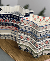 Baker, Star-Shaped, 10" in "Mosquito" by Manufaktura | M045T-70