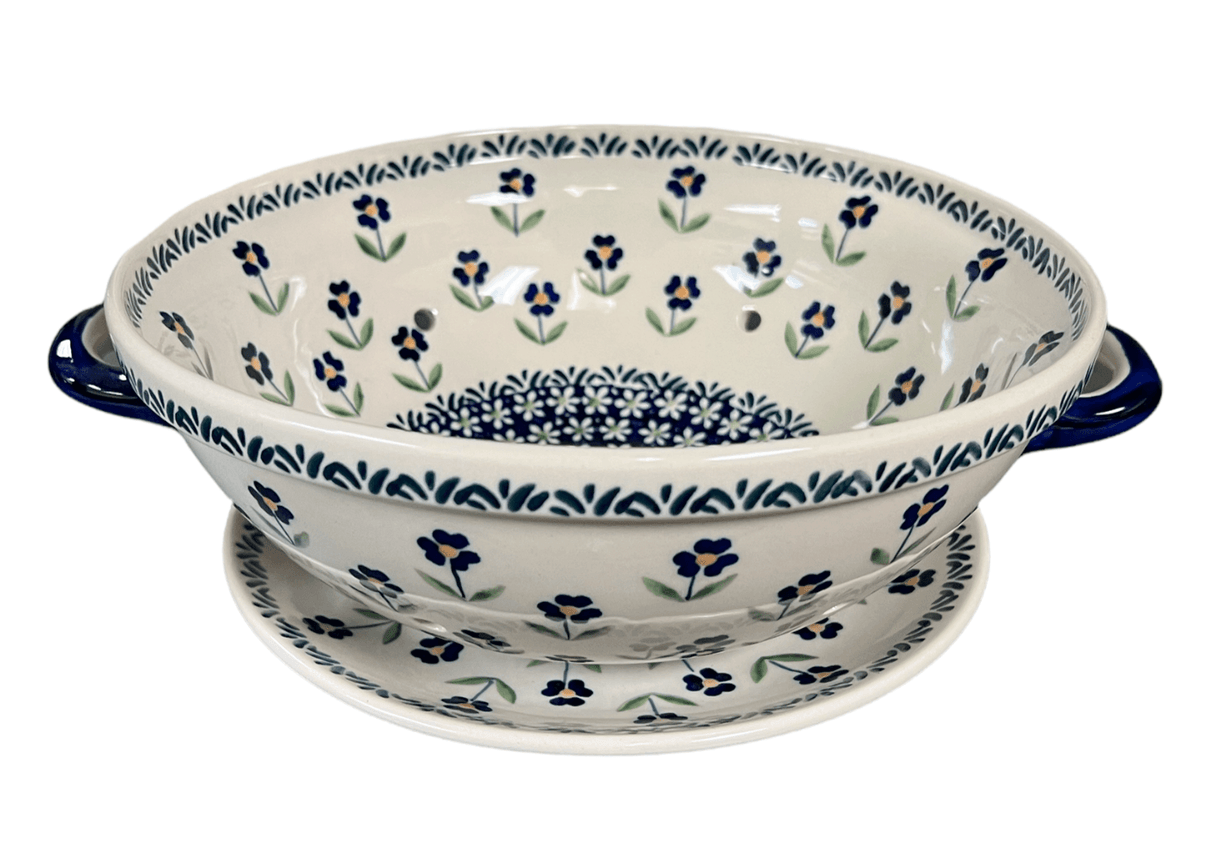 Bowl, Round, Berry Bowl, 9.75" in "Forget Me Not" by Manufaktura | D038T-ASS
