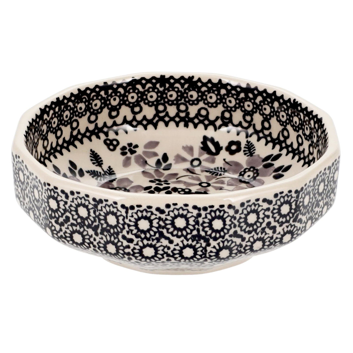 Bowl, Multiangular, 5" in "Duet in Black & Grey" by Manufaktura | M058S-DPSC