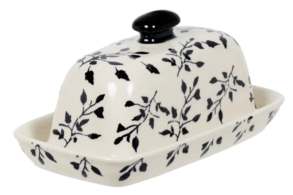 Butter Dish, American, 4" x 7.5" in "Black Spray" by Manufaktura | M074T-LISC