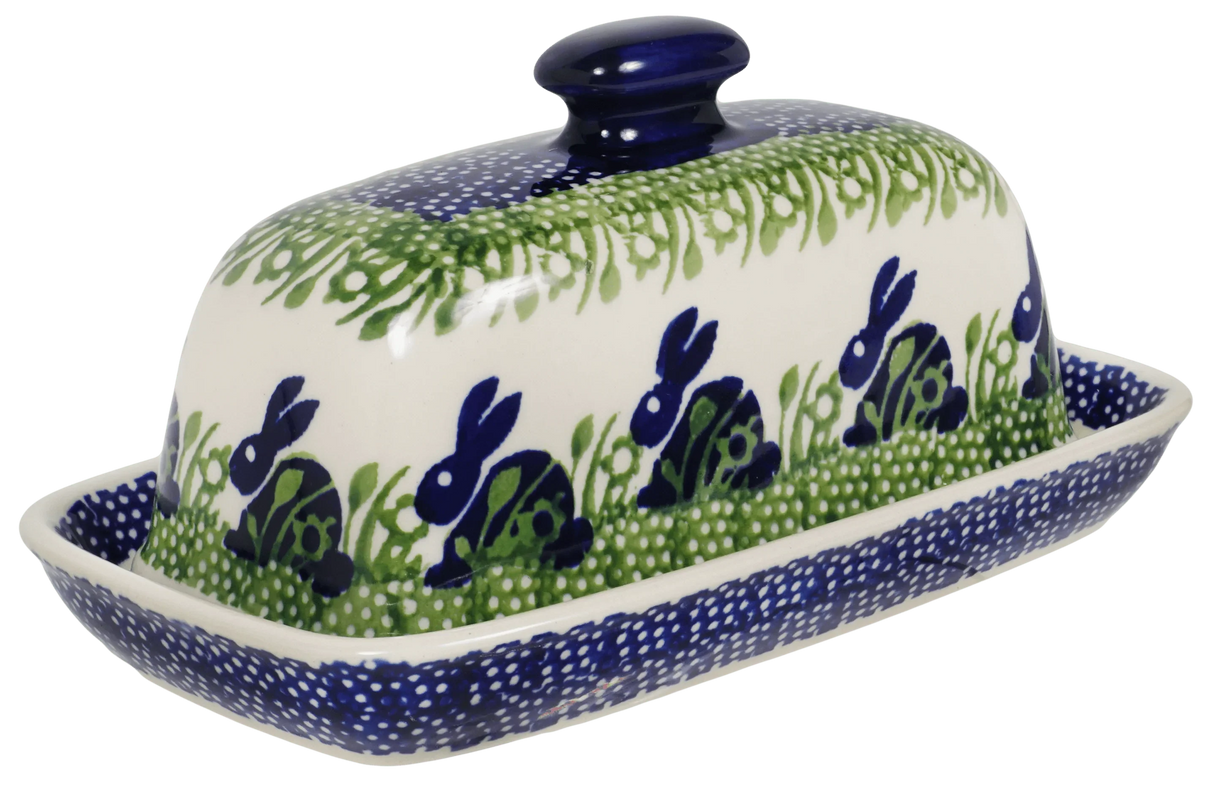 Butter Dish, American, 4" x 7.5" in "Bunny Love" by Manufaktura | M074T-P324