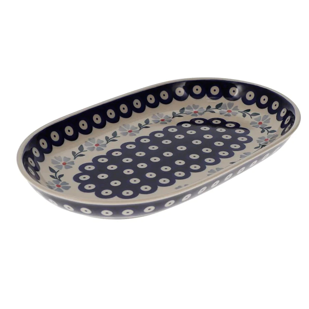 Plate, Roaster, Oval, 7"x11" in "Periwinkle Chain" by Manufaktura | P099T-P213