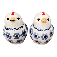 A picture of a Polish Pottery Salt & Pepper Birds (Floral Chain) | S087T-EO37 as shown at PolishPotteryOutlet.com/products/salt-pepper-birds-floral-chain-s087t-eo37